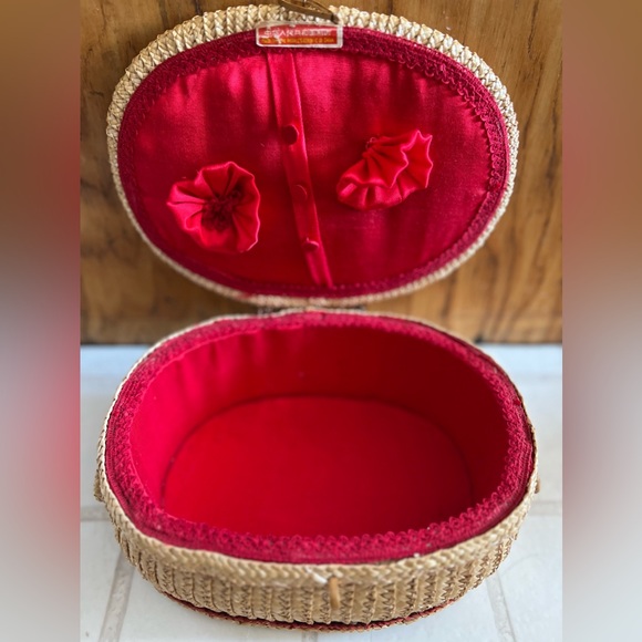 Vintage Wicker Sewing Box - Picture 3 of 4